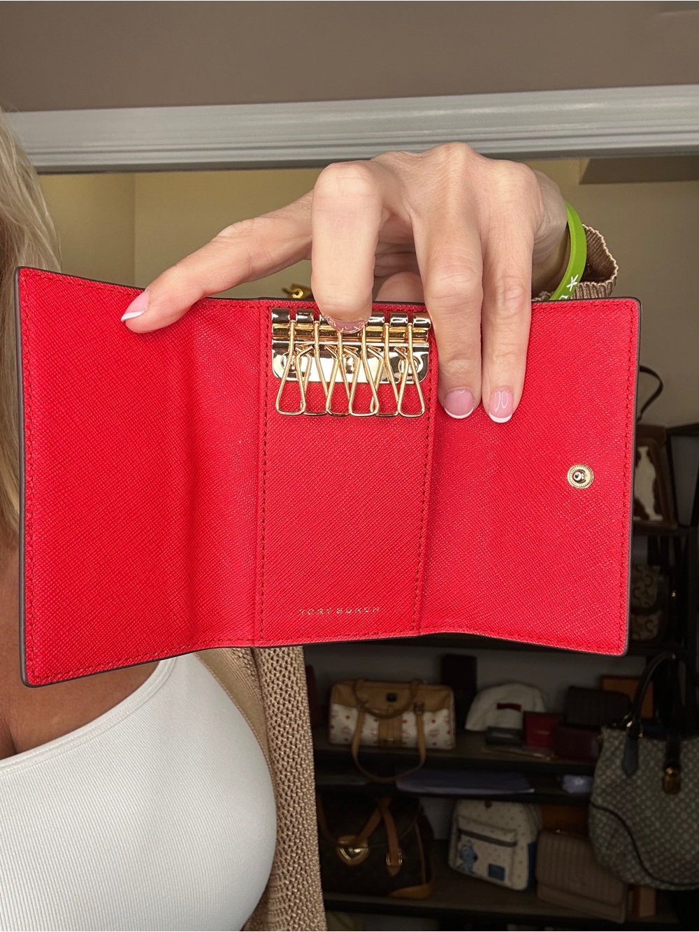 NWT Tory Burch Emerson Key Case Brilliant Red Saffiano Leather Gold Hardware - Picture 10 of 11